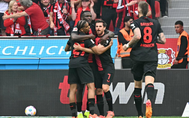 Trực tiếp Bayer Leverkusen 2-0 Augsburg: Giờ nghỉ giải lao