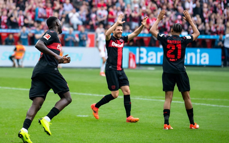 Bayer Leverkusen chính thức vô địch bất bại Bundesliga 2023/24