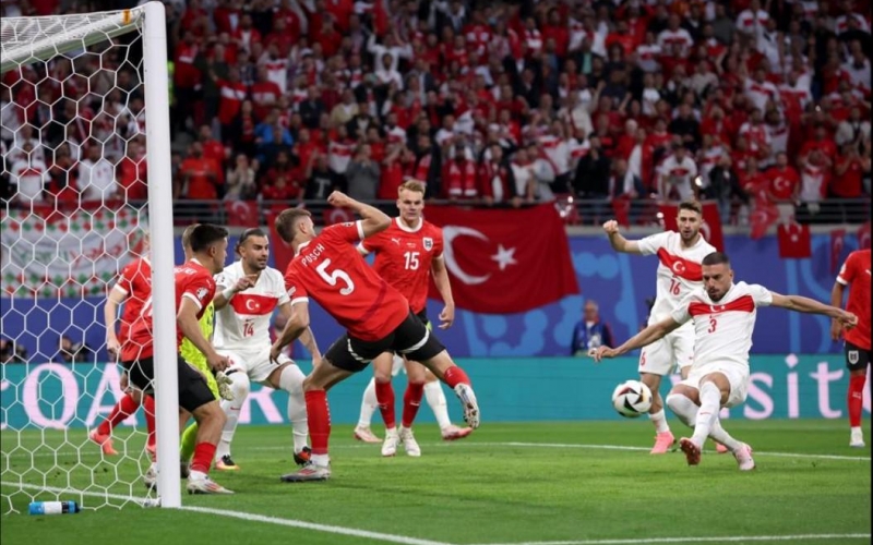 Thủ môn cứu thua phút cuối, Thổ Nhĩ Kỳ giành vé cuối vào Tứ kết Euro 2024