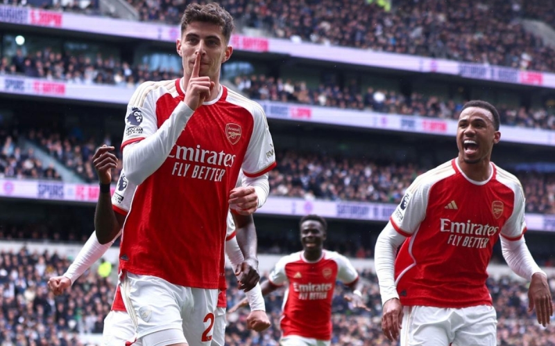 Derby London rực lửa, Arsenal đánh bại Tottenham tiếp tục cuộc đua vô địch NHA