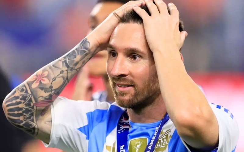 Nói thẳng ích kỷ, cựu sao ĐT Anh lên án Messi sau vụ Enzo
