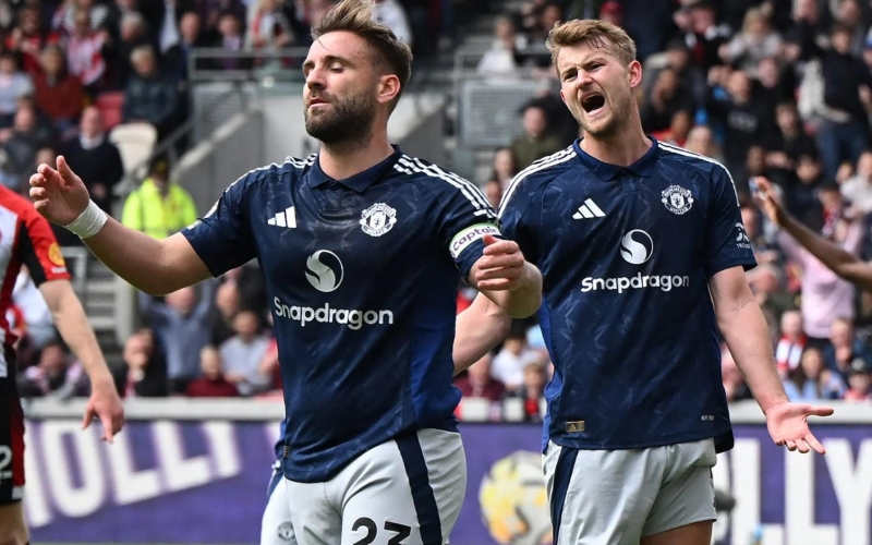 Đôi công rực lửa, Brentford hạ MU trong trận cầu mãn nhãn 7 sao
