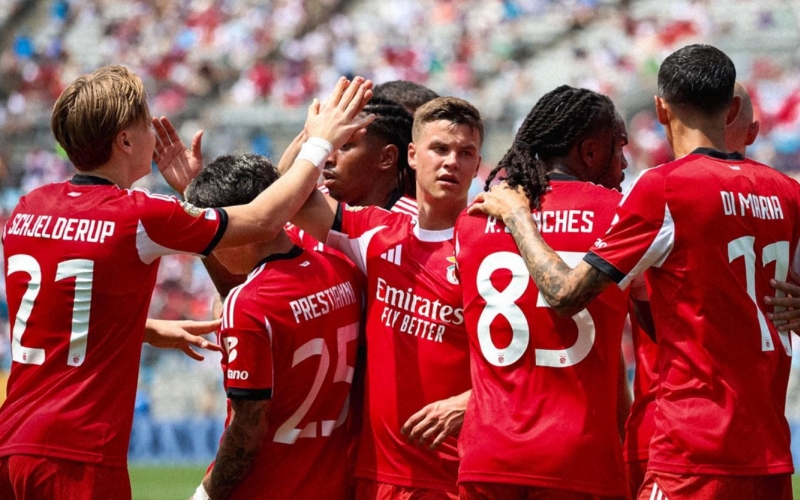 Benfica quật ngã Bayern, giành ngôi đầu bảng C Club World Cup