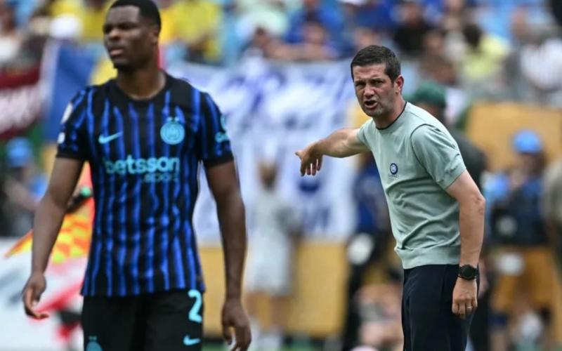 HLV Inter Milan: 'Chúng tôi thua vì đã quá kiêu ngạo'