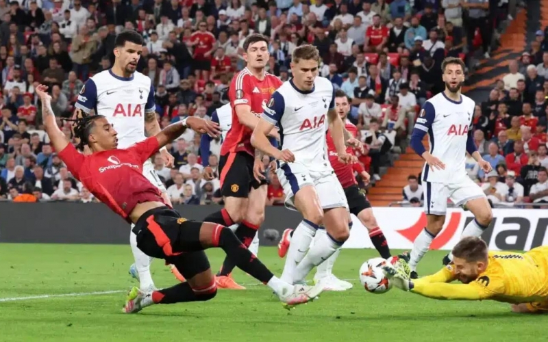 Trực tiếp Tottenham 0-0 MU: Quỷ đỏ tấn công