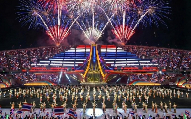 CĐV Đông Nam Á tranh cãi nảy lửa về loạt sự cố ở lễ khai mạc SEA Games 33