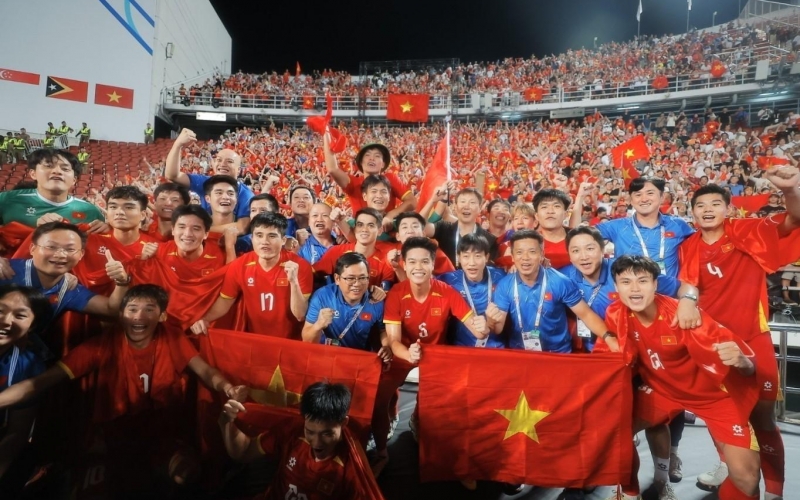 Truyền thông Trung Quốc đồng loạt thán phục màn ngược dòng kinh điển của U22 Việt Nam