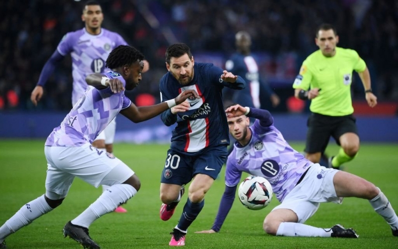 Trực tiếp PSG 2-1 Toulouse: Messi lập siêu phẩm
