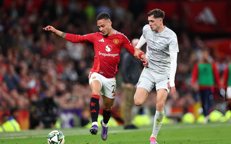 Antony mở tài khoản, MU đại thắng 7 bàn tại Carabao Cup