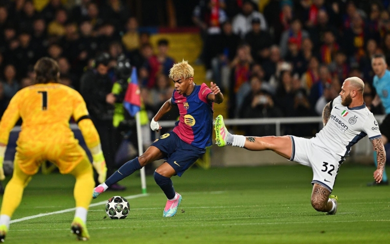 Barca cùng Inter rượt đuổi nghẹt thở trong trận cầu 6 bàn
