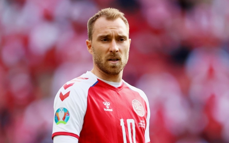 Chuyện gì đã xảy ra với tiền vệ Christian Eriksen của ĐT Đan Mạch ở EURO 2020?