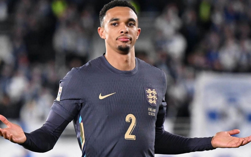 Tuchel cảnh báo Alexander Arnold về vị trí ở ĐT Anh
