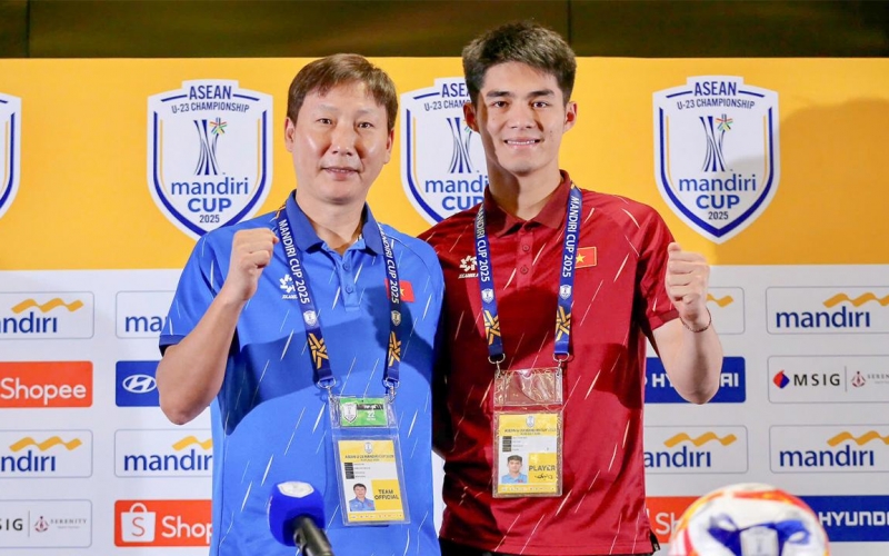 HLV Kim Sang Sik: 'U23 Philippines mạnh ngang U23 Việt Nam'