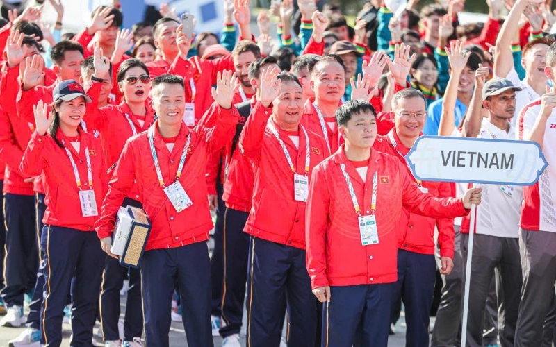 Một nhân viên y tế phải chăm tới... 44 VĐV Việt Nam