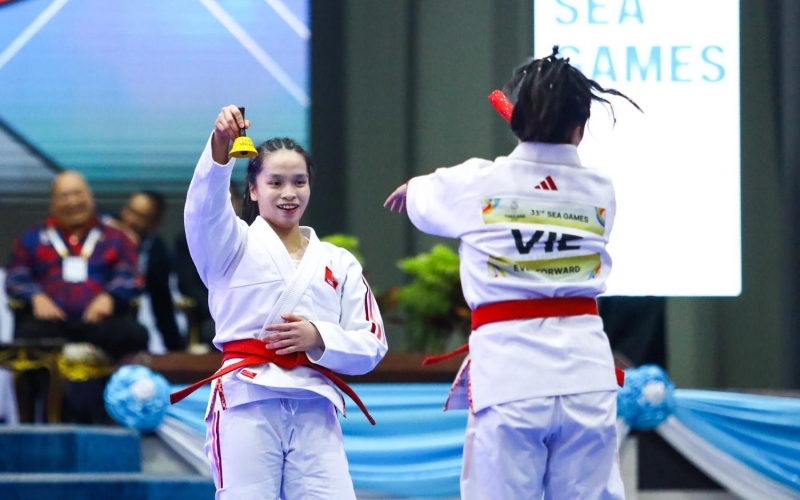 Sợ ma nhưng diễn ‘cương thi’, đôi ju-jitsu mở hàng huy chương cho Việt Nam