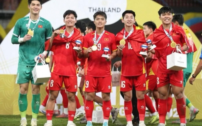 CLB vô địch Champions League nói thẳng về ngôi sao U23 Việt Nam