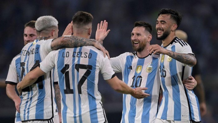 Ngoài Messi, tăng những ngôi sao 5 cánh Argentina vắng ngắt mặt mày vô trận đấu với Indonesia