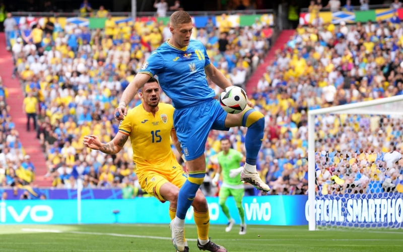 Trực tiếp Romania 1-0 Ukraine: Ukraine dâng lên