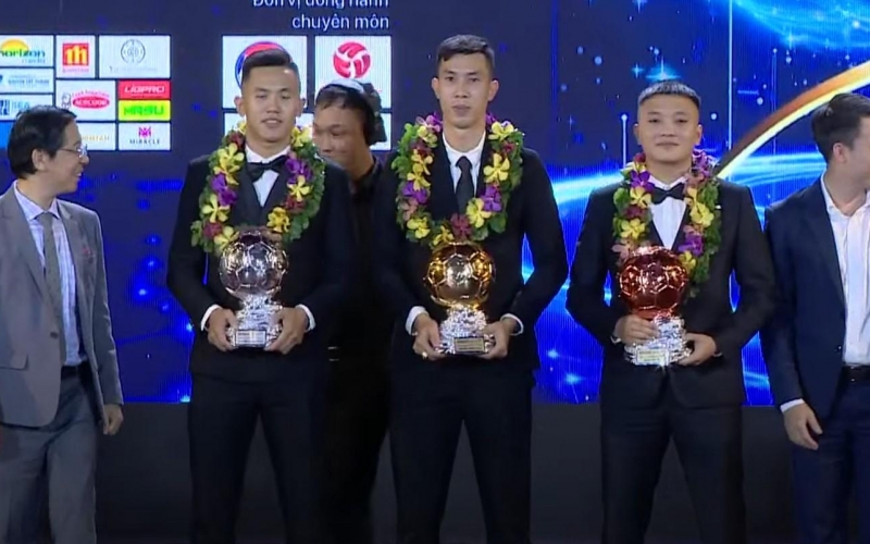 Trực tiếp Lễ trao giải Quả bóng Vàng Việt Nam 2024: Thịnh Phát giành QBV futsal