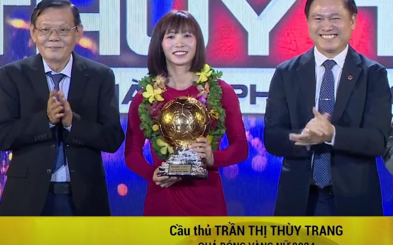 Trực tiếp Lễ trao giải Quả bóng Vàng Việt Nam 2024: Thùy Trang giành QBV nữ 2024