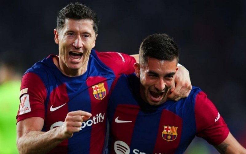 Trực tiếp Barca 3-0 Alaves: Lewandowski lập hat-trick