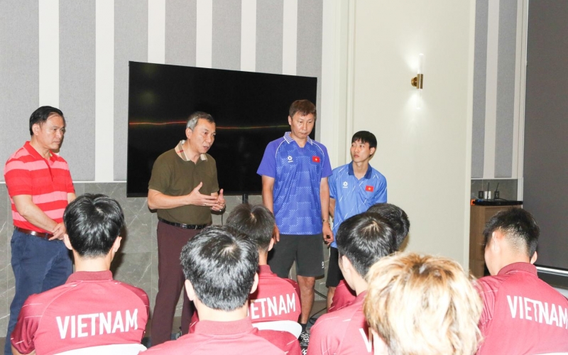 VIDEO: U22 Việt Nam được động viên tinh thần trước bán kết