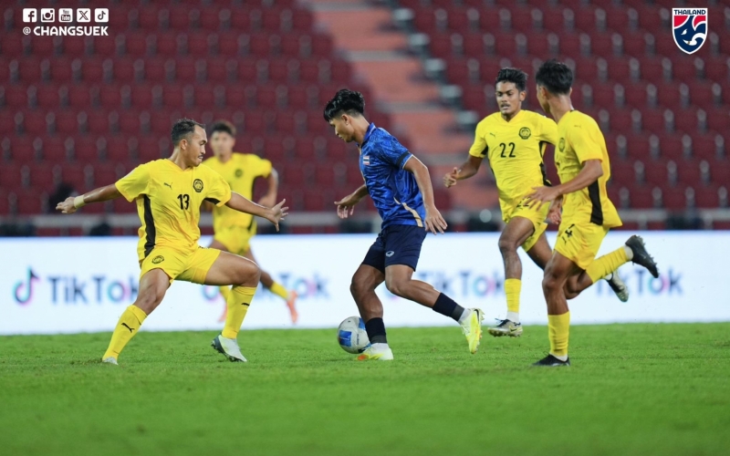 CĐV Malaysia đồng loạt phản ứng khi lỡ hẹn U22 Việt Nam ở chung kết