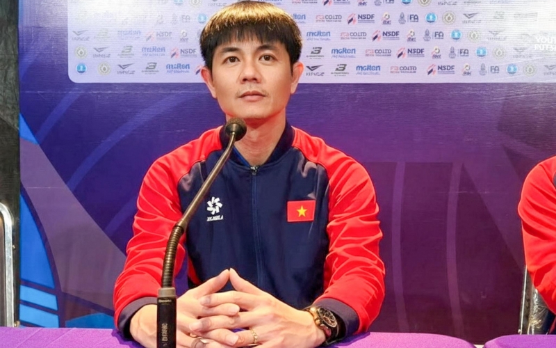 HLV tuyển Việt Nam nói gì khi thua ngược Thái Lan ở giải AFF