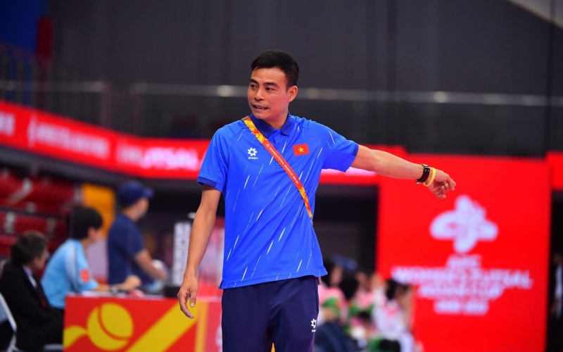 HLV tuyển Việt Nam lọt top 4 HLV xuất sắc nhất thế giới