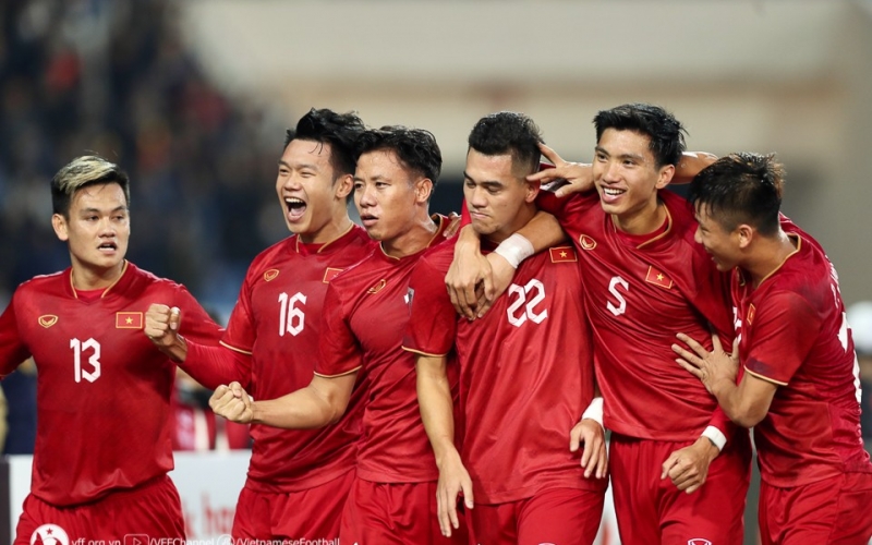 ĐT Việt Nam trở thành niềm tự hào ĐNÁ ở đấu trường số 1 châu lục