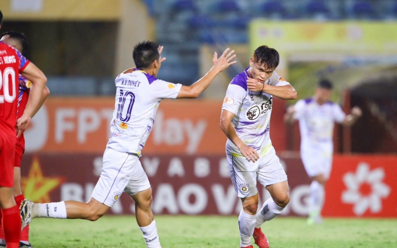 Trực tiếp Hà Nội 2-1 TP HCM: Rượt đuổi hấp dẫn
