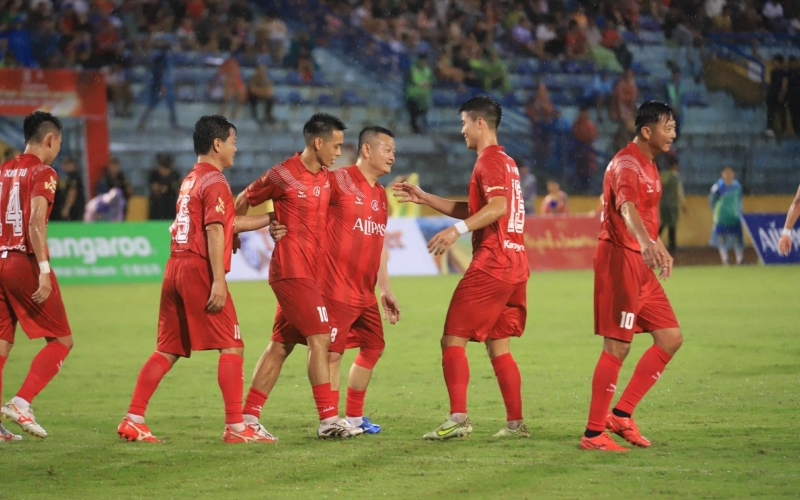 Trực tiếp Huyền thoại MU 2-3 Việt Nam All Stars: Ngược dòng