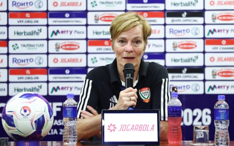HLV Hà Lan nói gì khi thua đậm Việt Nam 0-6?