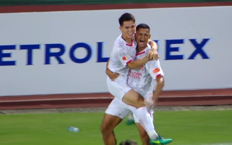 Trực tiếp CAHN 0-1 Viettel: Lucao mở điểm