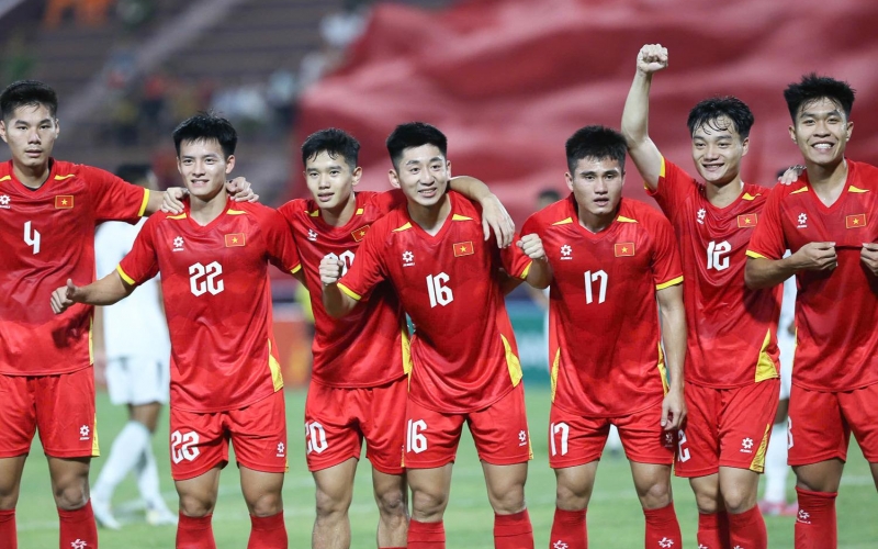HLV Kim Sang Sik phải loại 4 cầu thủ trước SEA Games 33