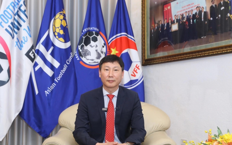 VFF chuẩn bị ra phán quyết về tương lai HLV Kim Sang Sik