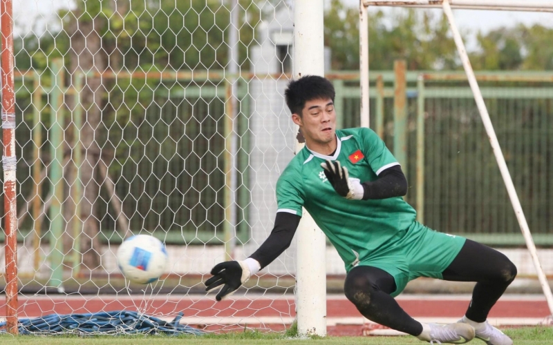Thủ môn số 1 của U23 Việt Nam khiến HLV Kim Sang Sik lo lắng