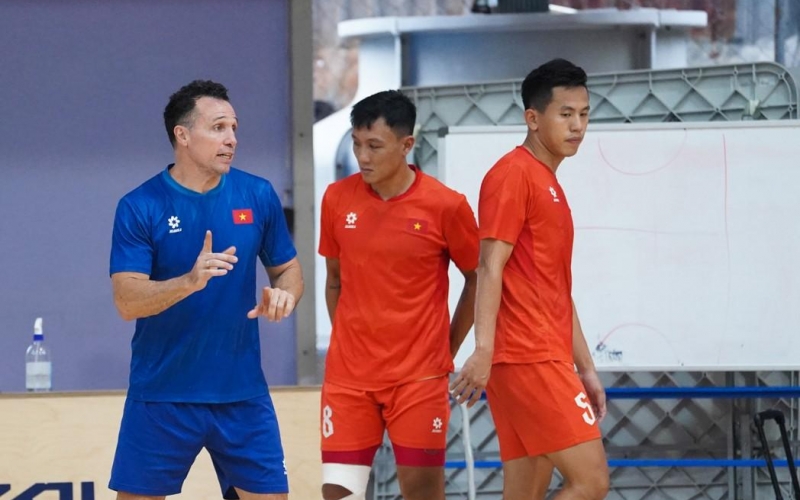 HLV Argentina loại 2 trụ cột tuyển Việt Nam sau SEA Games