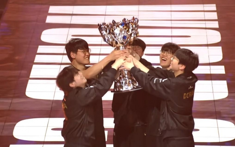 T1 chính thức vô địch CKTG 2025 sau chiến thắng nghẹt thở trước KT