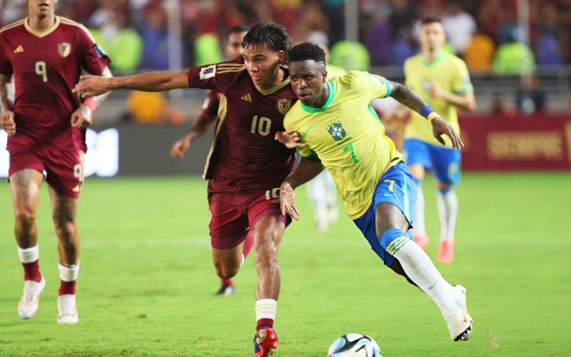 Vinicius trượt penalty, Brazil chia điểm cay đắng trước Venezuela