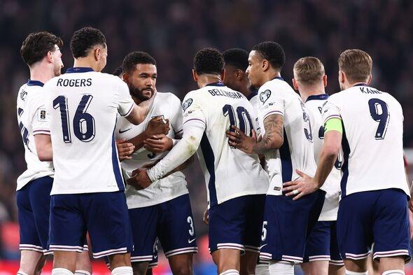 Chưa đá World Cup, tuyển Anh đã phải nhận cơn ác mộng đầu tiên