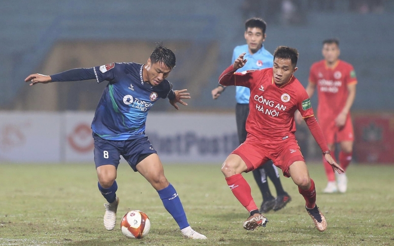 Trực tiếp Bình Định 0-0 Khánh Hòa: Đức Chinh bỏ lỡ cơ hội