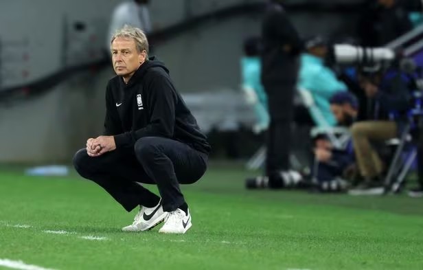 HLV Klinsmann đăng đàn ẩn ý khi bị LĐBĐ Hàn Quốc sa thải