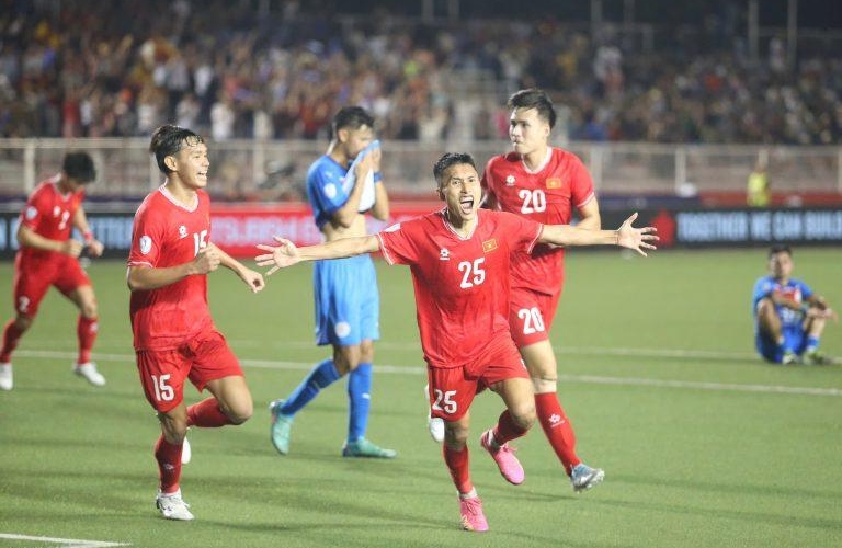 ĐT Việt Nam chào đón 'người hùng' trở lại ở bán kết AFF Cup