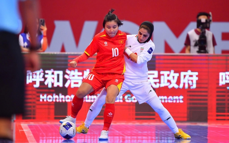 Việt Nam hòa đội hạng 9 FIFA, vào tứ kết với ngôi nhất bảng
