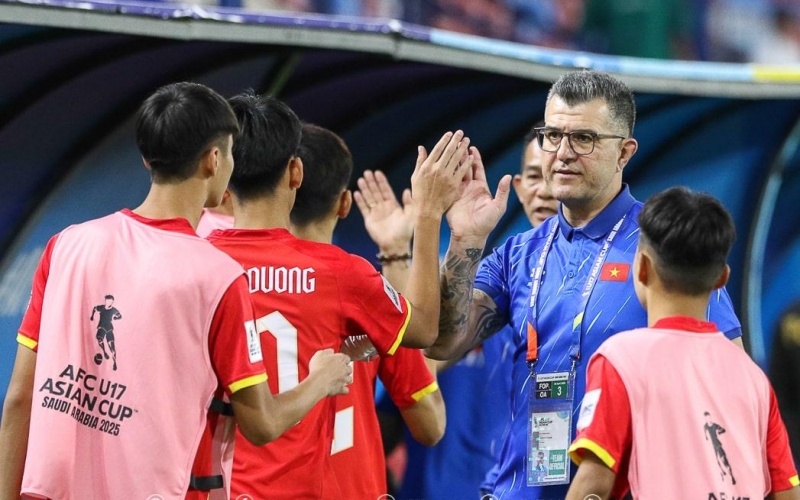 Tuyển Việt Nam thắng đậm 4-1 trước giải quốc tế