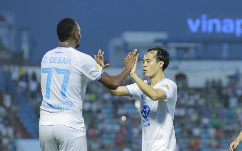 Trực tiếp Nam Định 4-1 HAGL: Vỡ trận
