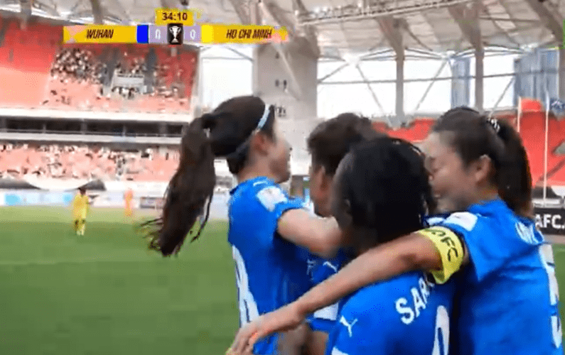 Trực tiếp TPHCM 0-1 Wuhan Jiangda: Chủ nhà mở tỉ số