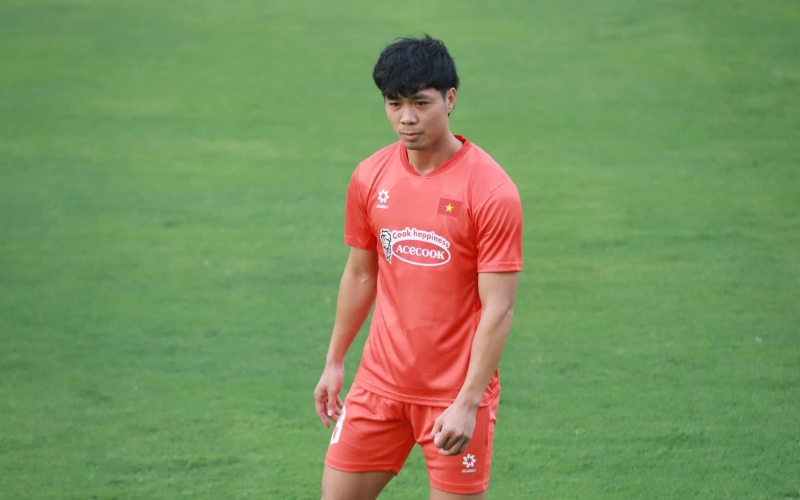 Công Phượng bất ngờ chia tay ĐT Việt Nam