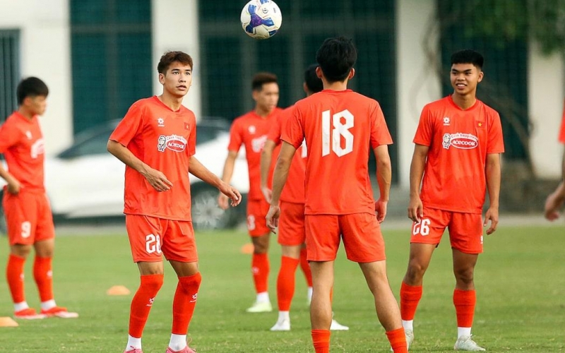 HLV Kim Sang Sik tìm ra tiền vệ chất lượng cho U22 Việt Nam ở SEA Games